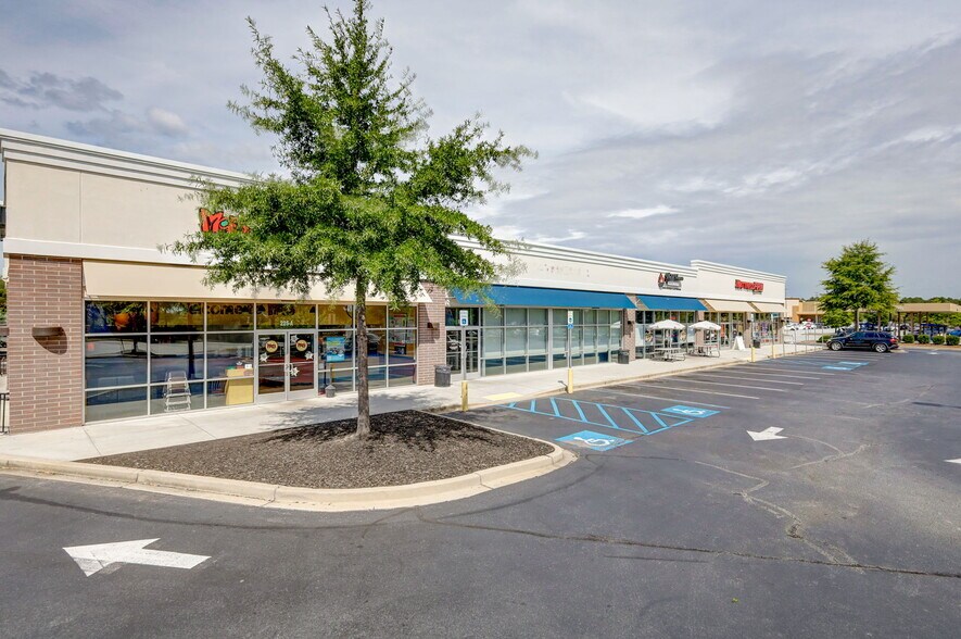 More Photos Of 225 Rolling Hills Cir, Easley Storefront Retail Office For Lease