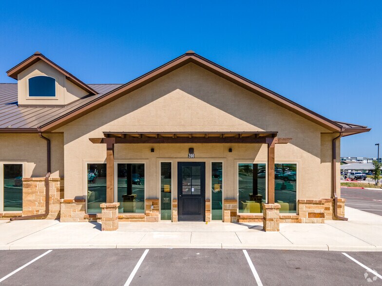 More Photos Of 790 Generations Dr, New Braunfels Unknown For Lease