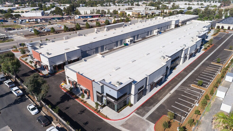 More Photos Of 865-875 Cochran St, Simi Valley Warehouse For Sale