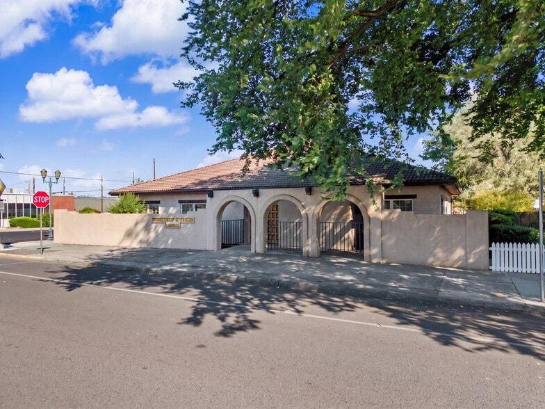 More Photos Of 56 C St NW, Ephrata Office Residential For Sale