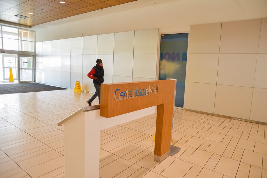 More Photos Of 3495 Lawrence Ave E, Toronto General Retail For Lease