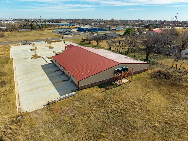 More Photos Of 8017 S Santa Fe Ave, Oklahoma City Religious Facility For Sale