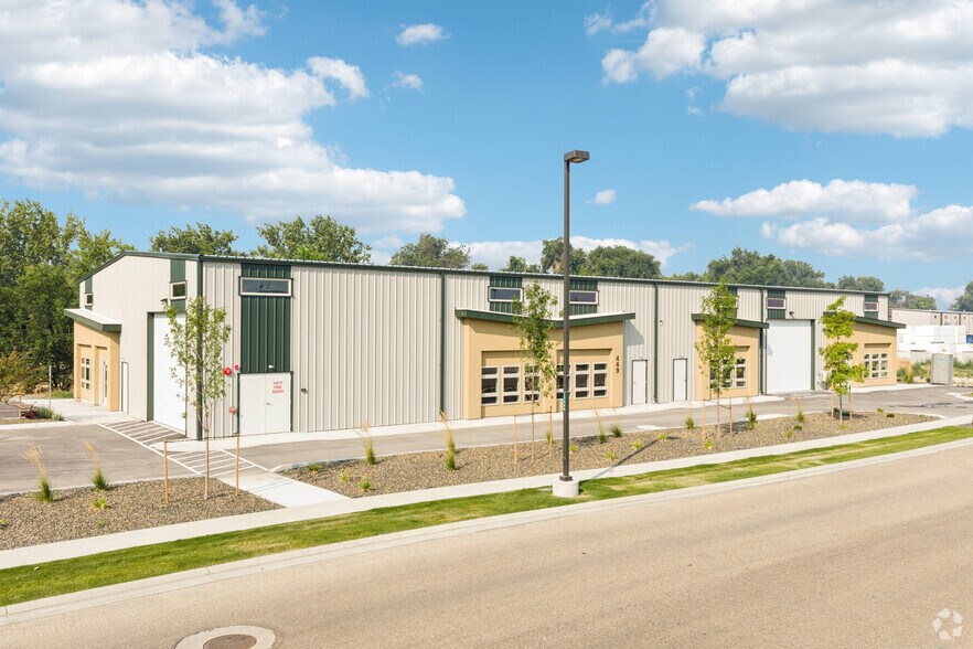 More Photos Of 439 N Broadmore Way, Nampa Unknown For Lease