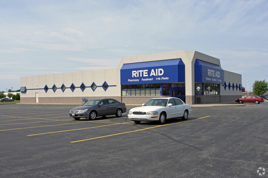 Primary Photo Of 2635 Henry St, Muskegon Drugstore For Sale