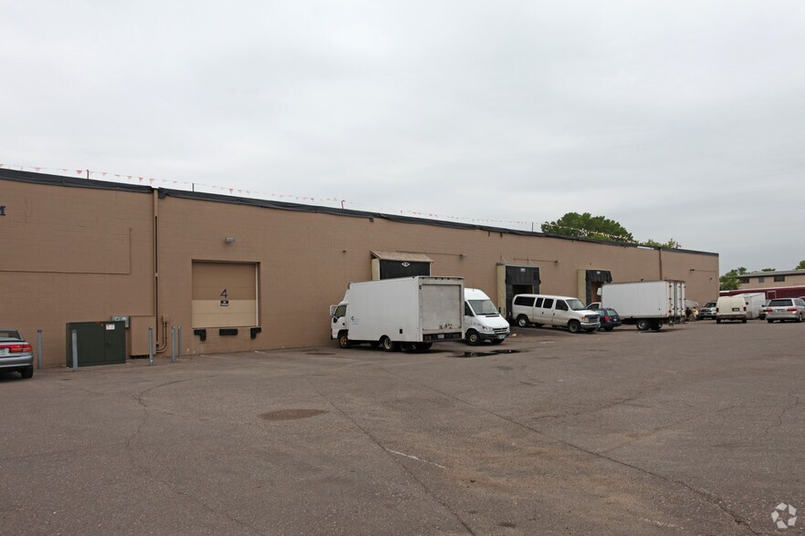 More Photos Of 2323-2409 E Hennepin Ave, Minneapolis Warehouse For Sale