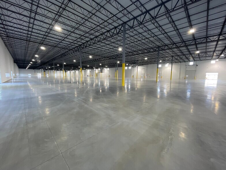 More Photos Of 9724 E 151st St, Noblesville Warehouse For Lease