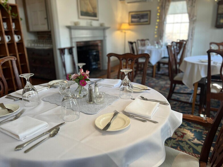 More Photos Of 33 Tenney Hl, Blue Hill Restaurant For Sale