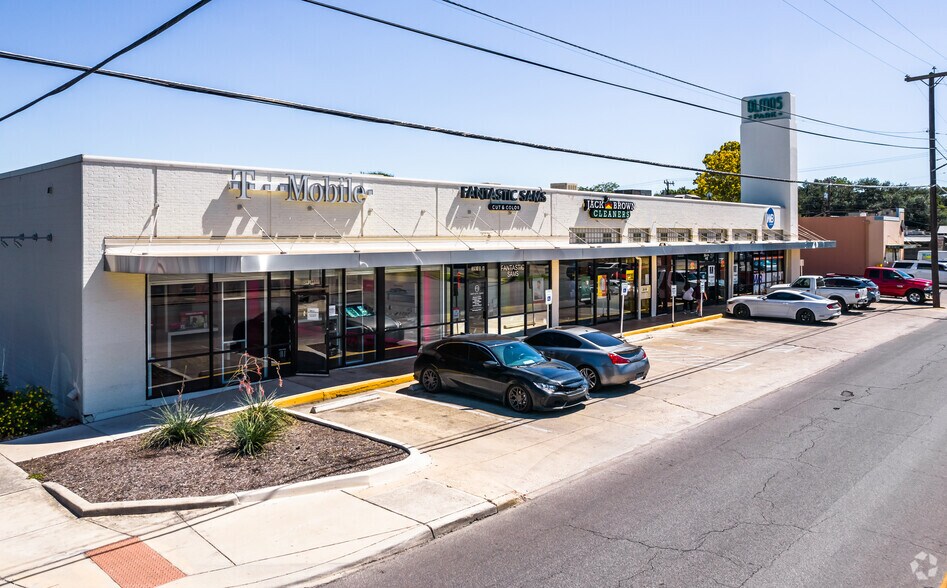 More Photos Of 3910 McCullough Ave, San Antonio Unknown For Lease