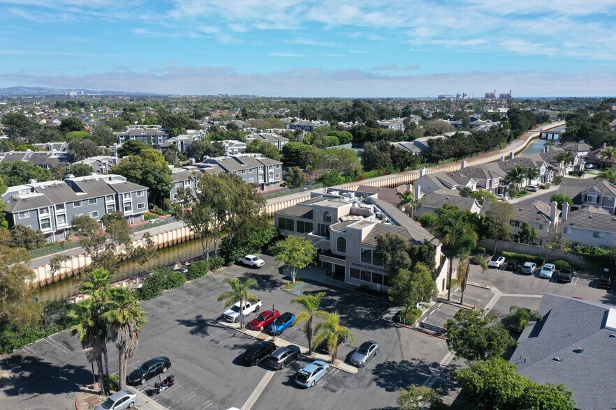 More Photos Of 20042 Beach Blvd, Huntington Beach Loft Creative Space For Sale