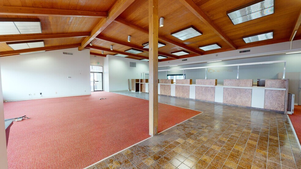 More Photos Of 1005 W 4th St, Winnemucca Bank For Sale