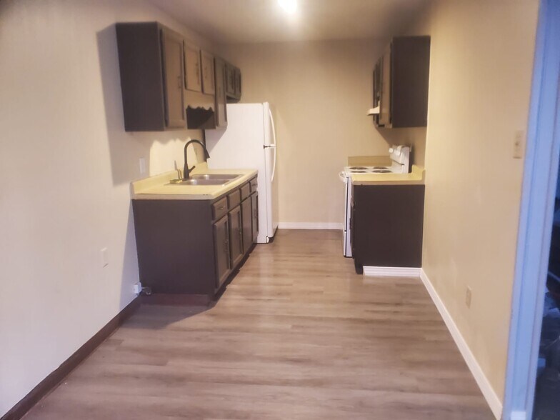More Photos Of 2100-2108 Sidney St, Pine Bluff Apartments For Sale