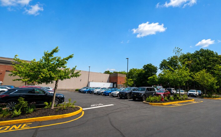 More Photos Of 25 E Spring Valley Ave, Maywood Office For Lease