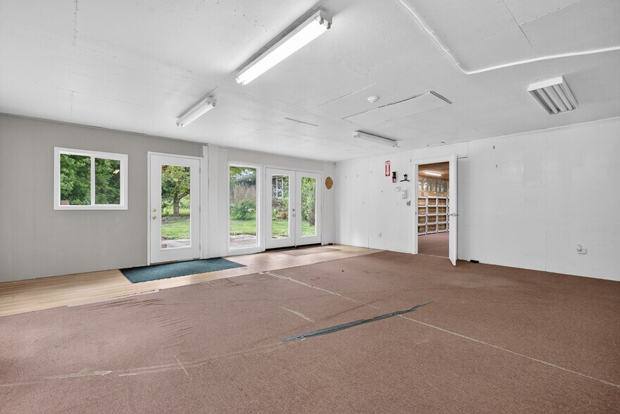 More Photos Of 5714 Crooked Finger Rd NE, Scotts Mills Self Storage For Sale