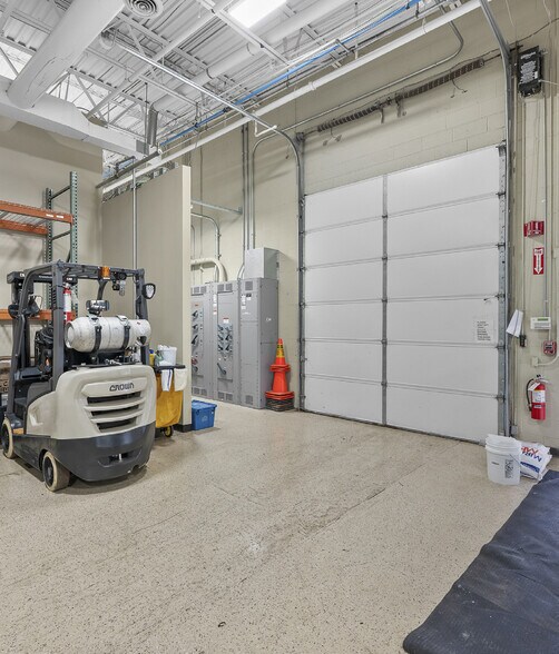 More Photos Of 46280 Dylan Dr, Novi Warehouse For Lease