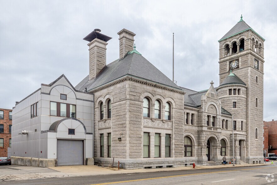More Photos Of 89 Appleton St, Lowell Office For Sale