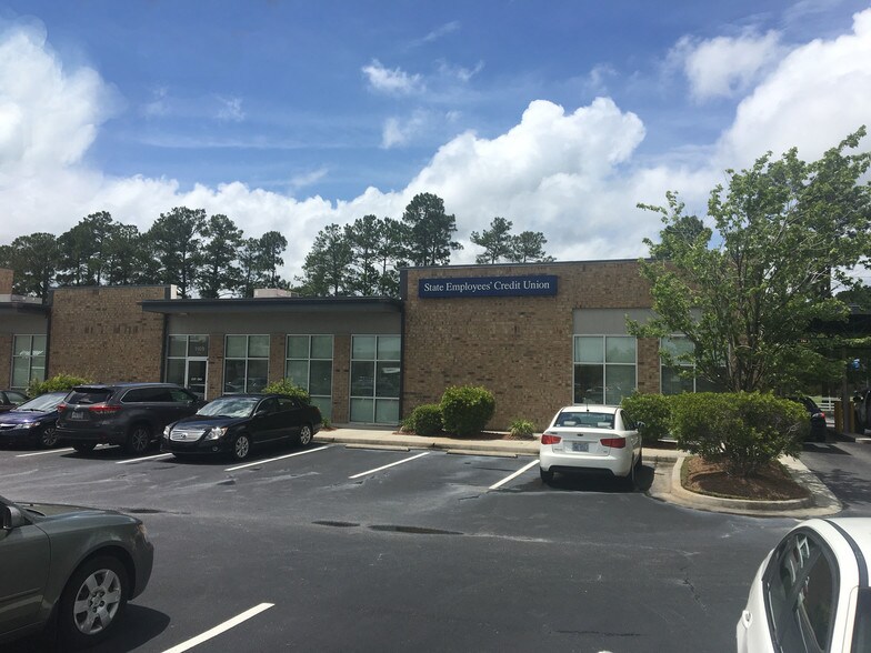 More Photos Of 1109 New Pointe Blvd, Leland Freestanding For Lease