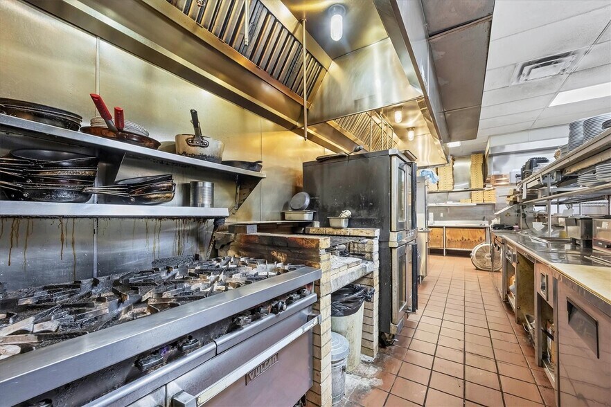 More Photos Of N TAMIAMI TRL NOKOMIS FL 34275, Nokomis General Retail For Sale