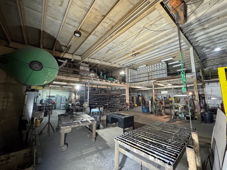 More Photos Of 308 Shelikof St, Kodiak Industrial For Sale