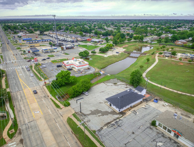 More Photos Of 741 NW 12th St, Moore Restaurant For Lease