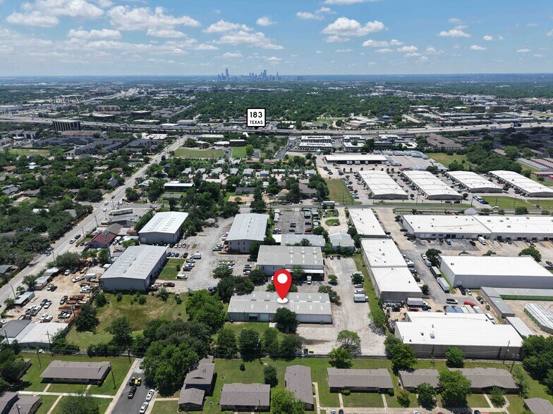 More Photos Of 204 W Powell Ln, Austin Warehouse For Lease