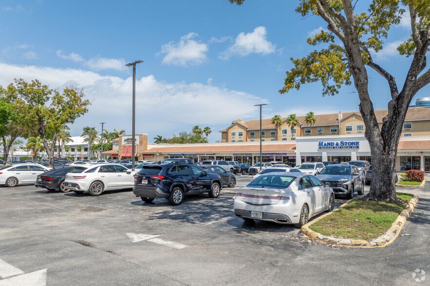 More Photos Of 1300-1430 SE 17th St, Fort Lauderdale Unknown For Lease