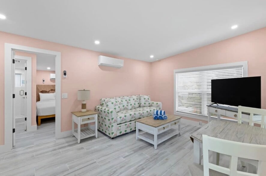 More Photos Of 706 Donax St, Sanibel Hotel For Sale