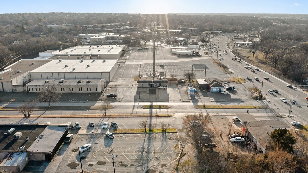 More Photos Of 5215 Singing Hills Dr, Dallas Restaurant For Sale