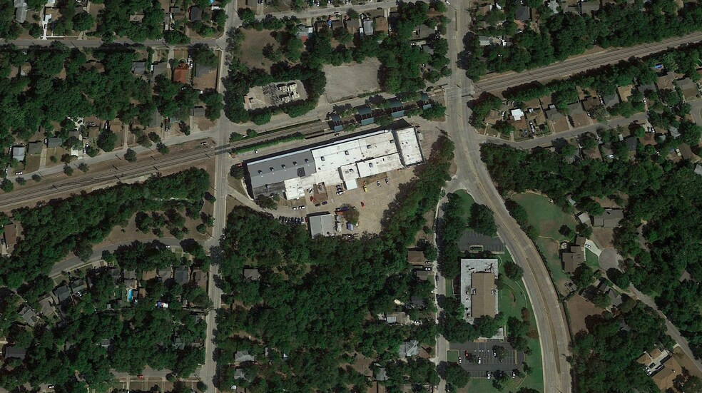 More Photos Of 1300 S Polk St, Dallas Light Manufacturing For Lease