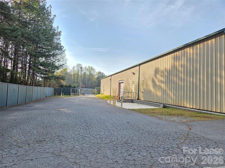More Photos Of 135 Joshua Ct, Lincolnton Warehouse For Lease