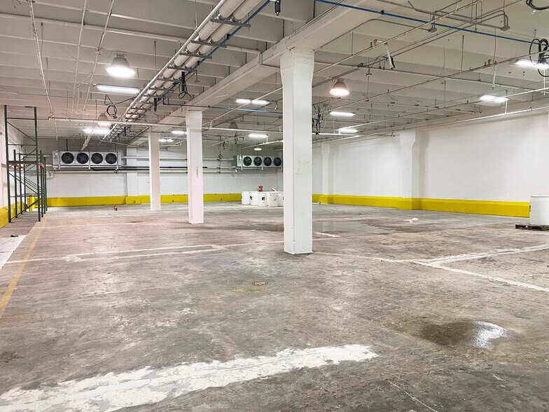 More Photos Of 1301 NW 89th Ct, Miami Warehouse For Lease