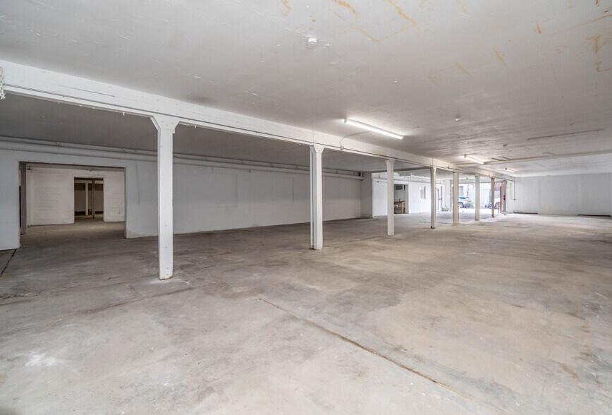 More Photos Of 425 E 58th St, Los Angeles Warehouse For Lease