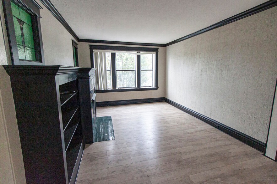 More Photos Of 5003-5005 Gravois Ave, Saint Louis Storefront Retail Residential For Lease