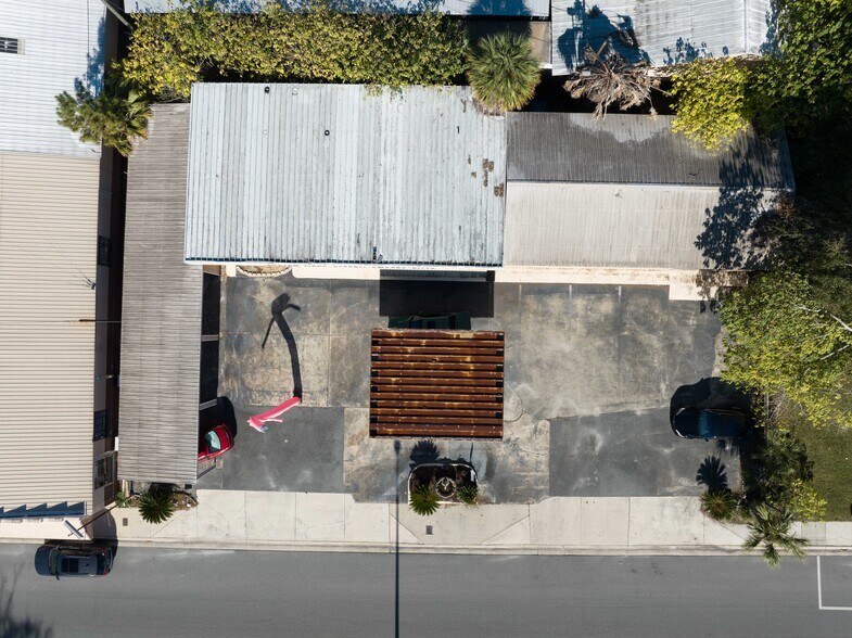 More Photos Of 319 E Howard St, Live Oak Storefront Retail Office For Sale