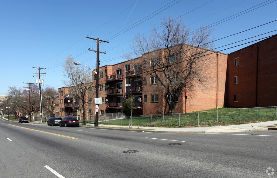 Primary Photo Of 4950-4952 Benning Rd SE, Washington Apartments For Sale