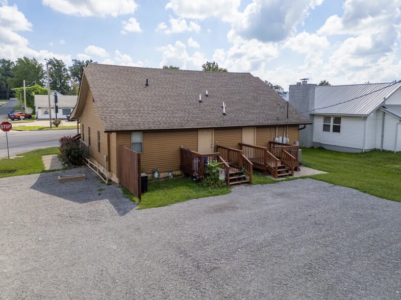 More Photos Of 1201 S Park Ave, Herrin Office For Sale