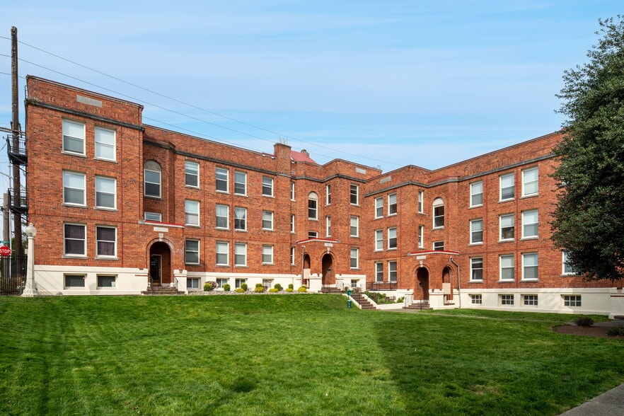 More Photos Of 834 7th St, Bremerton Apartments For Sale