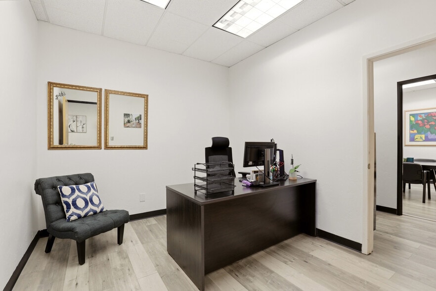 More Photos Of 2648 N Campbell Ave, Tucson Medical For Sale