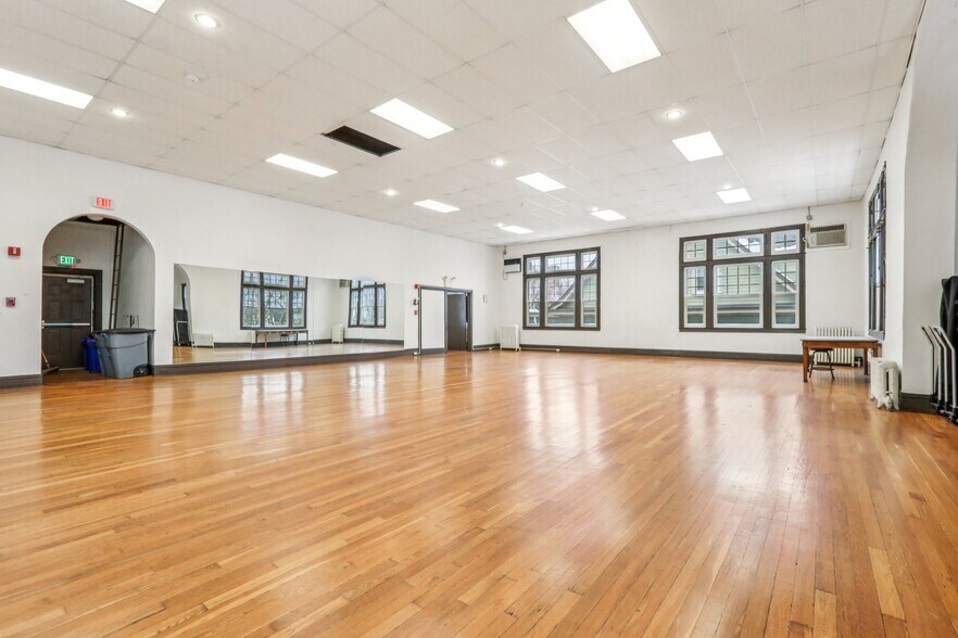 More Photos Of 375 Fairmount Ave, Jersey City Religious Facility For Sale