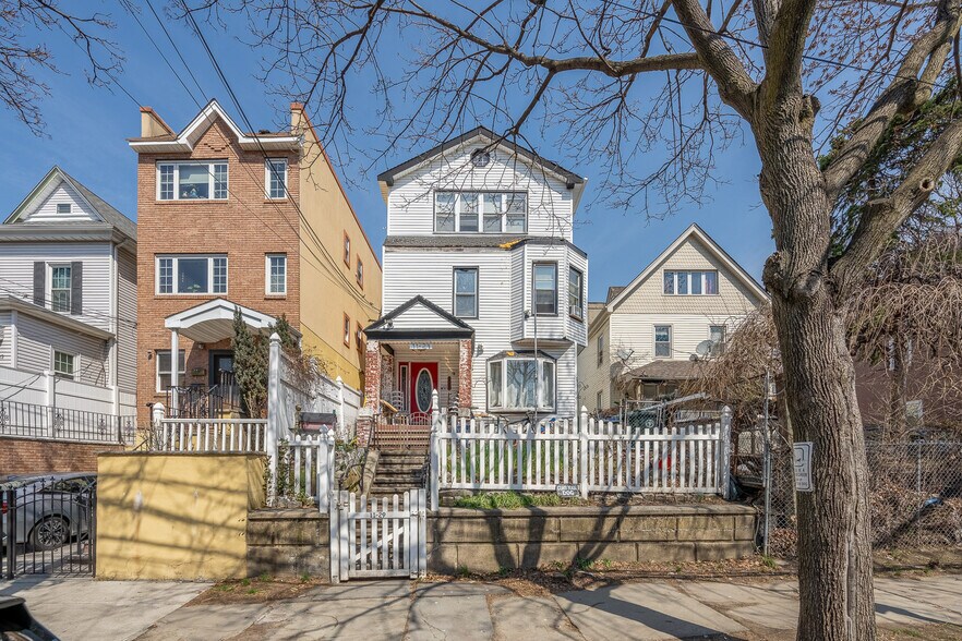 More Photos Of 1129 30th Rd, Astoria Apartments For Sale