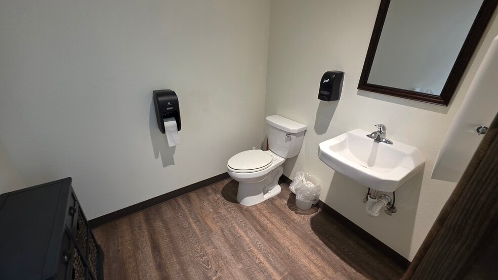 More Photos Of 8211 E County Road 62, Midland Warehouse For Sale