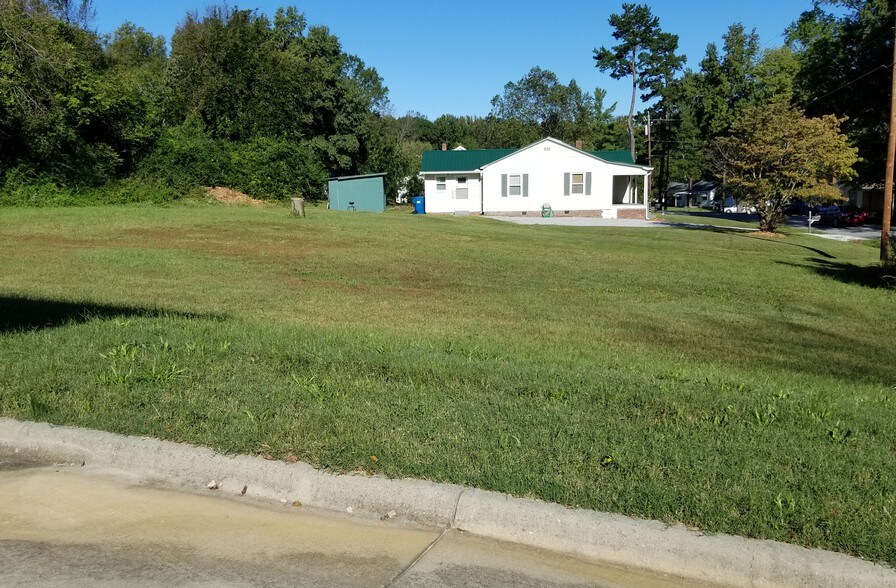 More Photos Of 317 Liberty Rd, Archdale Convenience Store For Sale