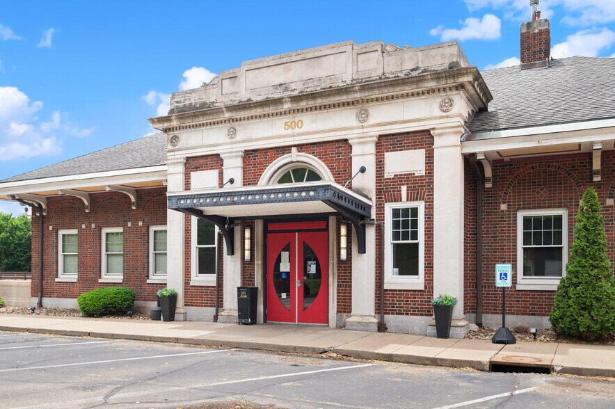 Primary Photo Of 500 Chadwick St, Sewickley Medical For Sale