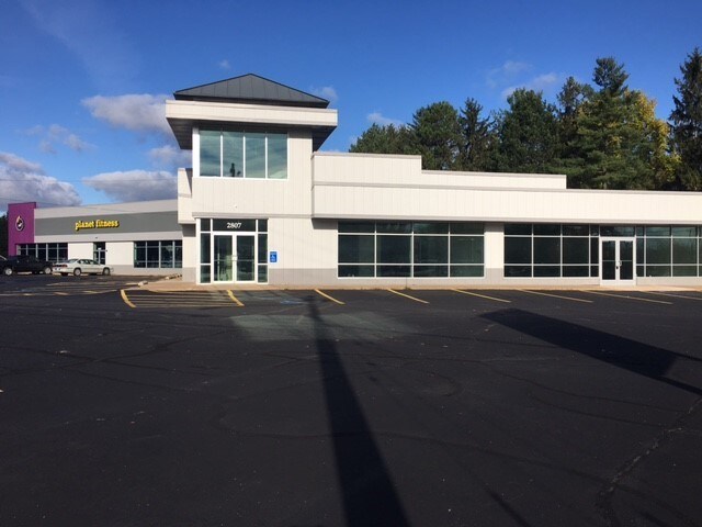 More Photos Of 2807 Lake Michigan Dr NW, Grand Rapids General Retail For Lease