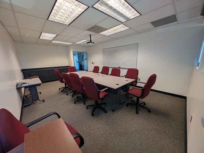More Photos Of 3670 W Temple Ave, Pomona Office For Lease