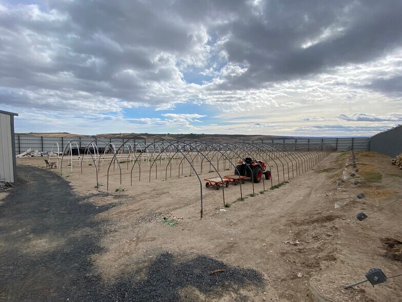 More Photos Of 23855 Rd 12 NW, Quincy Land For Lease