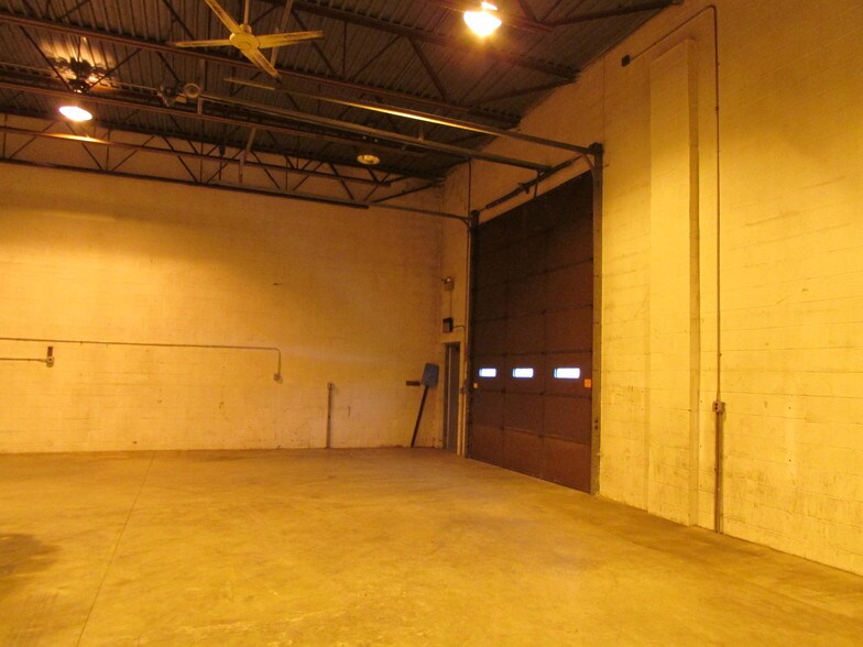 More Photos Of 14033-14055 Achyl Ave, Warren Warehouse For Sale