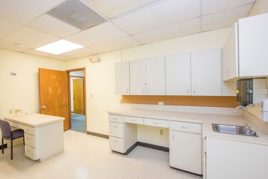 More Photos Of 26 Office Park Dr, Palm Coast Medical For Sale
