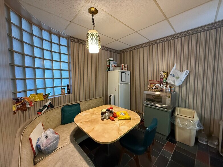 More Photos Of 1704 NW 6th St, Oklahoma City Manufacturing For Sale