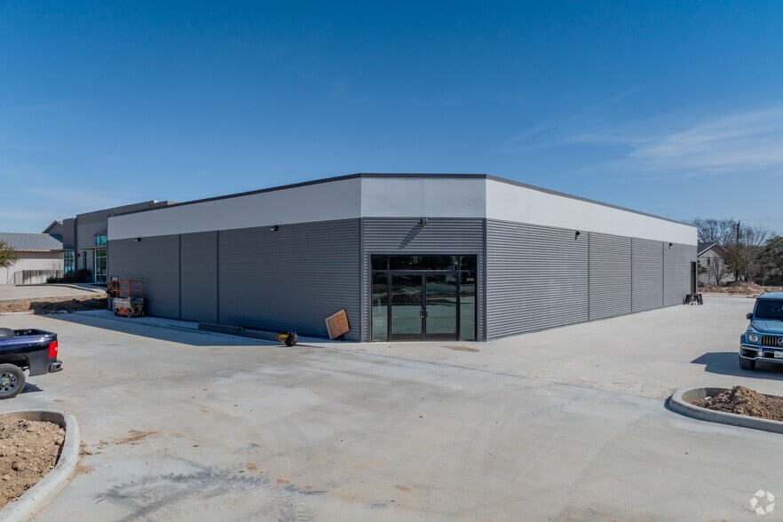 More Photos Of 15910 University Oak, San Antonio Warehouse For Lease