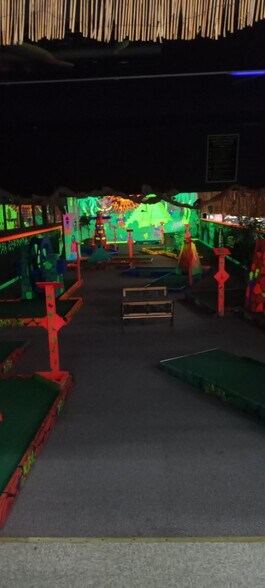 More Photos Of 415 W Heron St, Aberdeen Bowling Alley For Sale